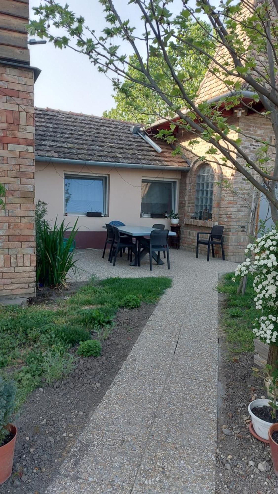 Anna Apartman Apartamento Maroslele Exterior foto